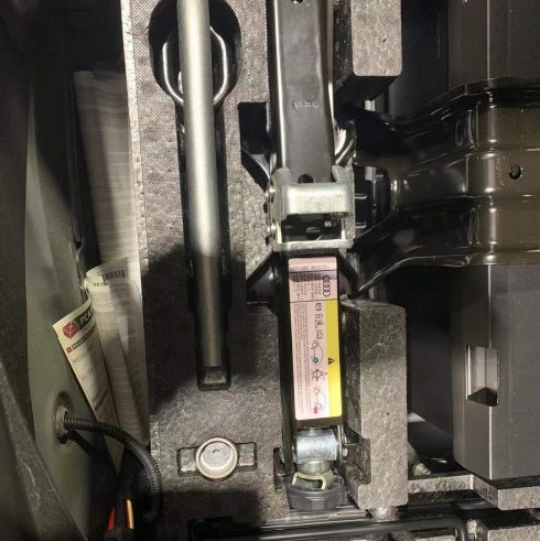 Replace tyre with tyre lock nut eastwood car repair sydney by amazingstudio google seo 002